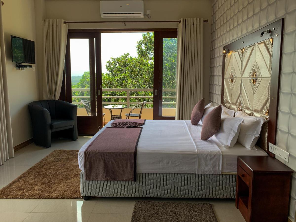 Mount Rich Rumassala Hotel Unawatuna Buitenkant foto