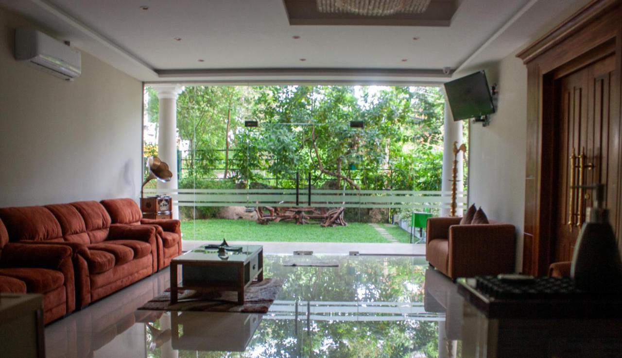 Mount Rich Rumassala Hotel Unawatuna Buitenkant foto