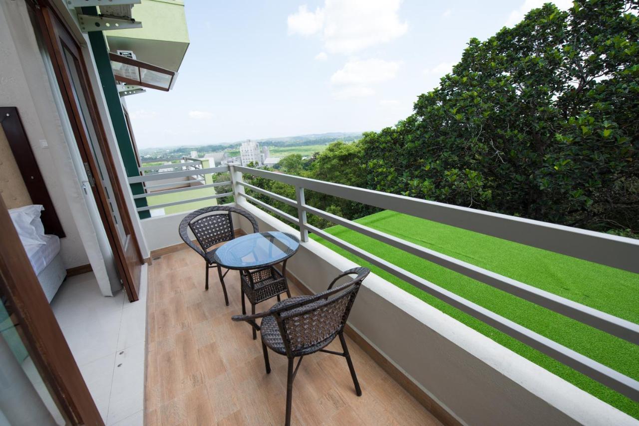 Mount Rich Rumassala Hotel Unawatuna Buitenkant foto