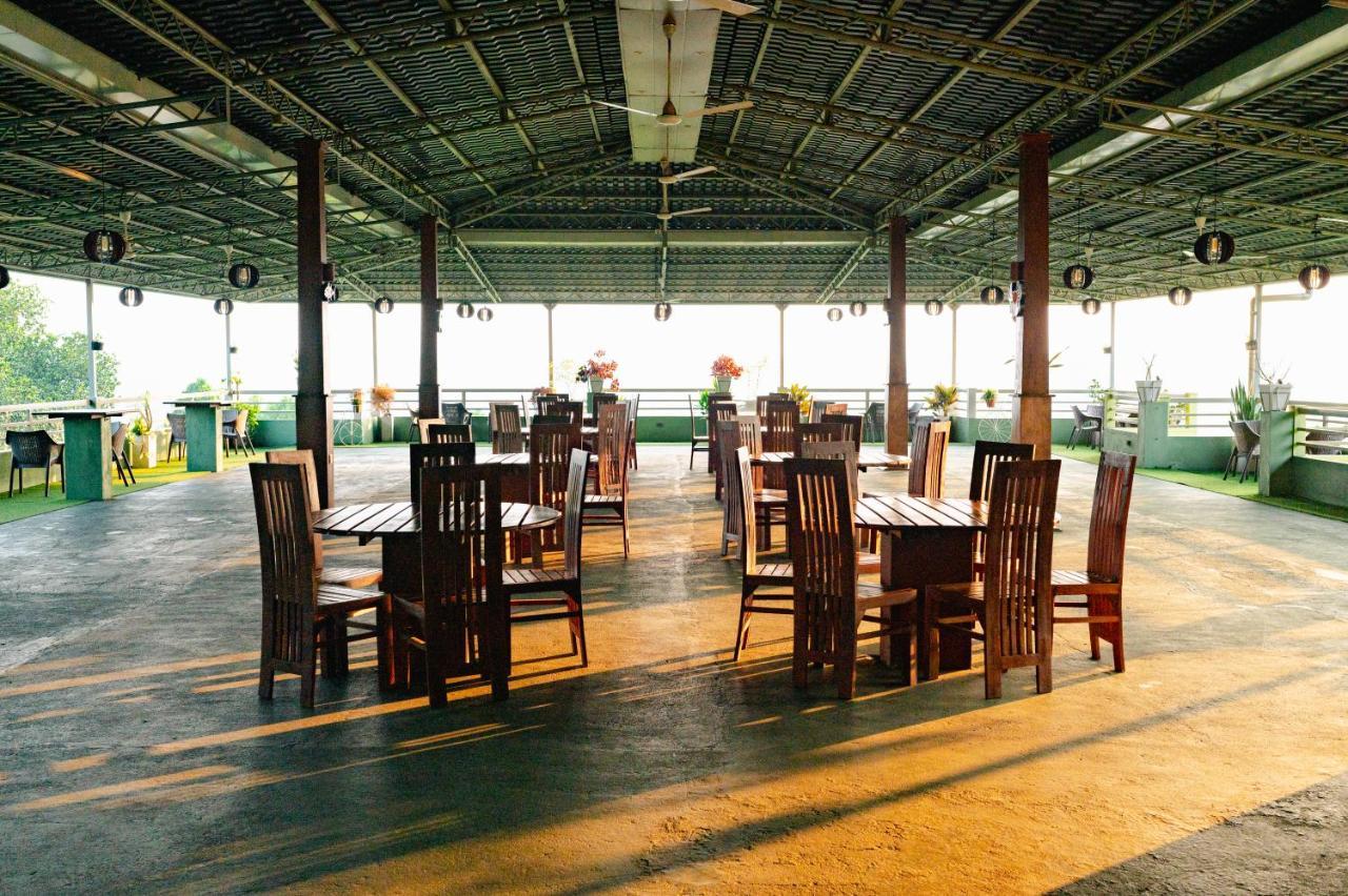 Mount Rich Rumassala Hotel Unawatuna Buitenkant foto