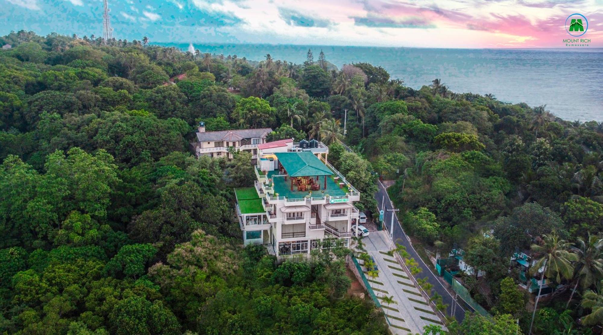 Mount Rich Rumassala Hotel Unawatuna Buitenkant foto