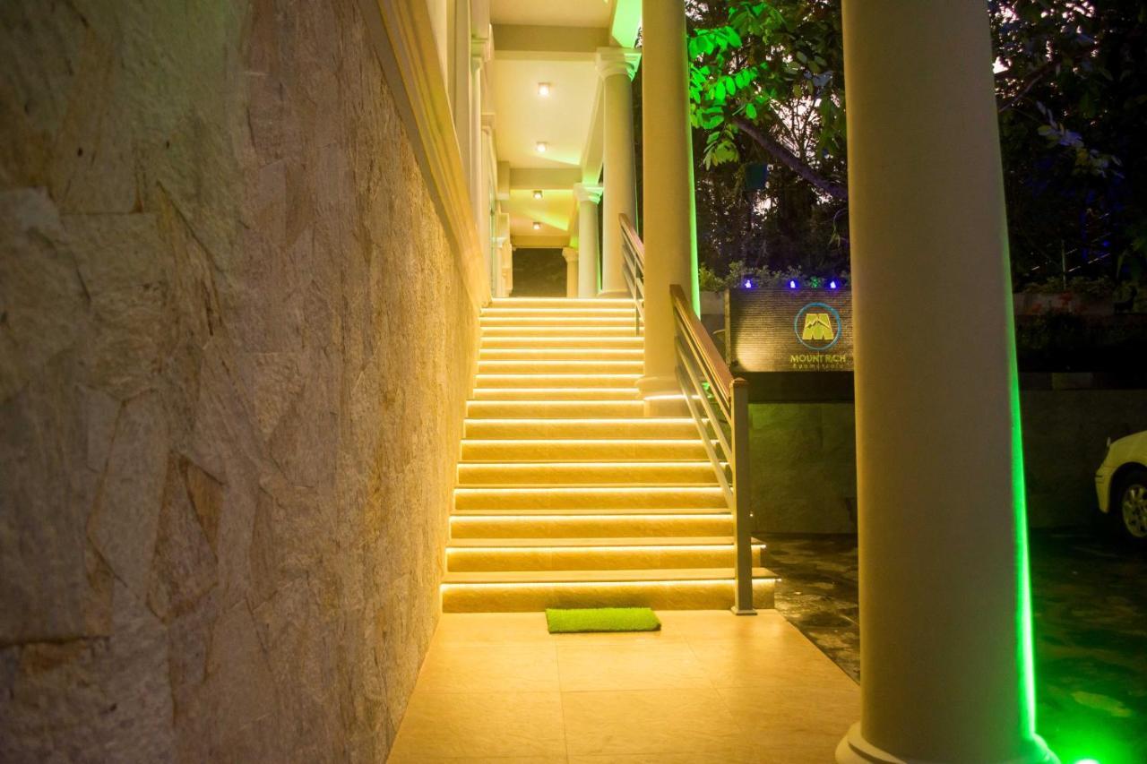 Mount Rich Rumassala Hotel Unawatuna Buitenkant foto