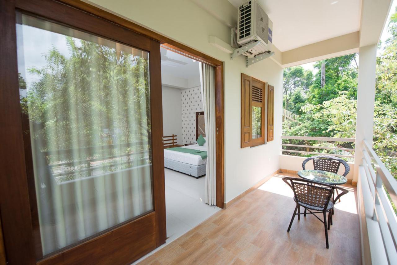 Mount Rich Rumassala Hotel Unawatuna Buitenkant foto