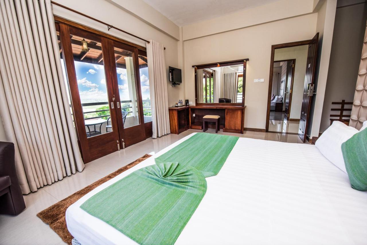 Mount Rich Rumassala Hotel Unawatuna Buitenkant foto